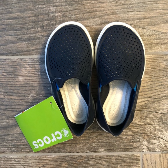 *SOLD* NWT Citilane Roka Crocs, Navy, Size C7 - Picture 2 of 7